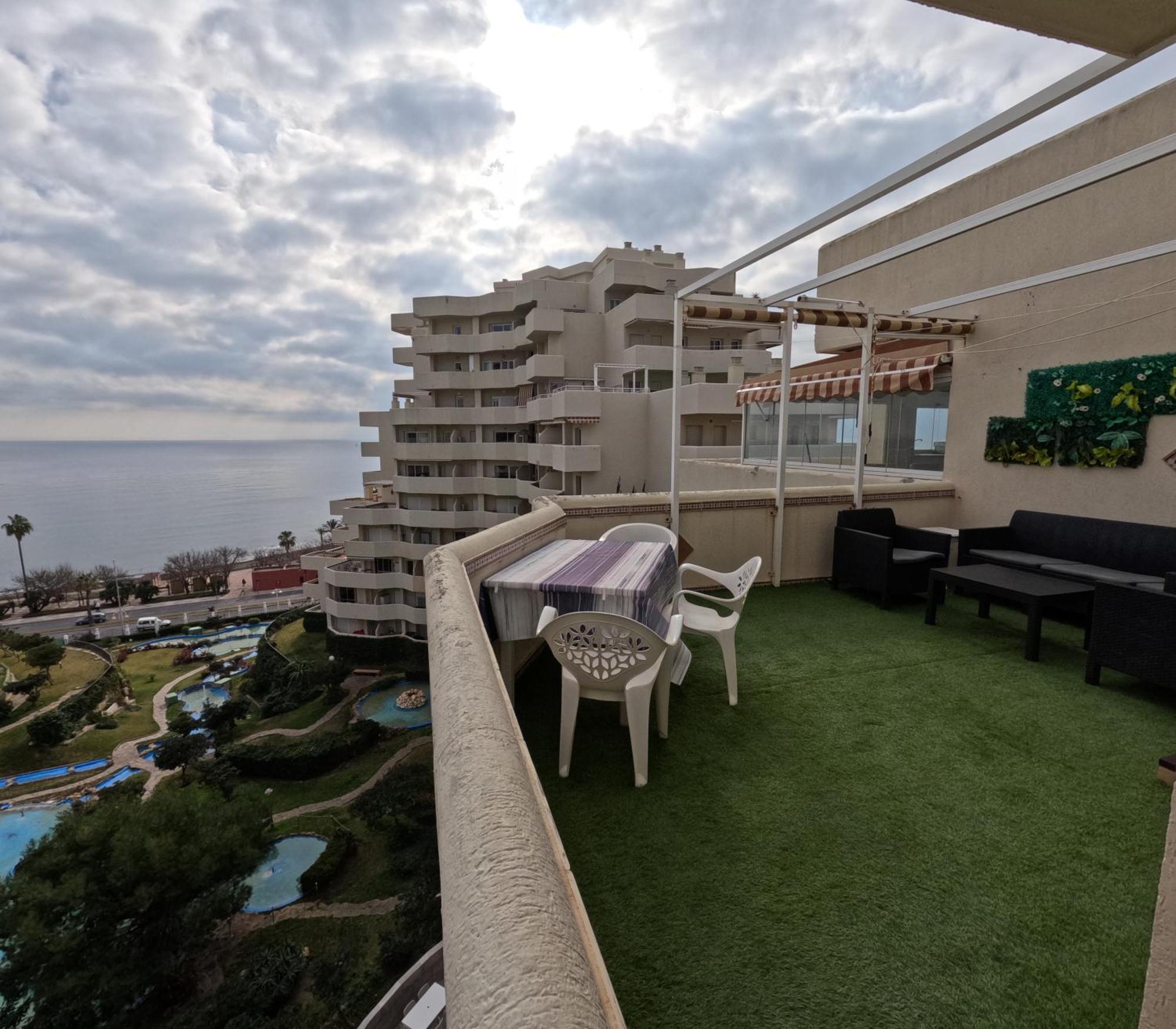 Benalbeach. Espectacular terraza, vistas al mar. Benalmádena Exterior foto