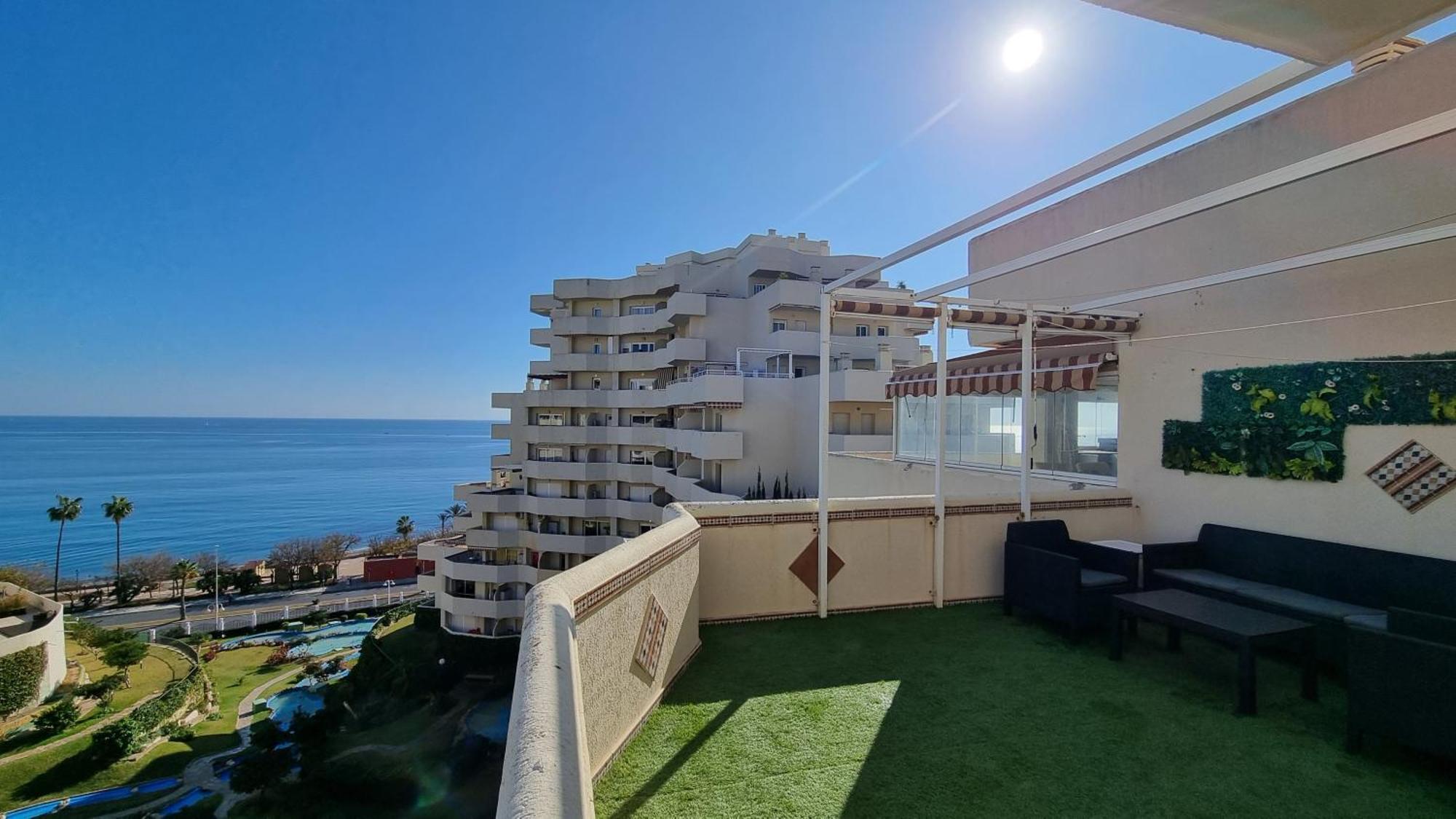 Benalbeach. Espectacular terraza, vistas al mar. Benalmádena Exterior foto