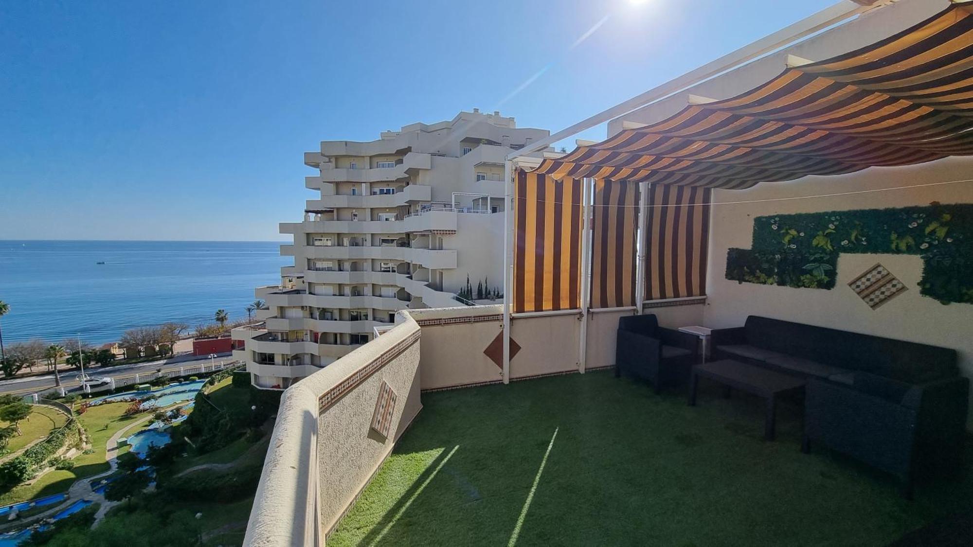 Benalbeach. Espectacular terraza, vistas al mar. Benalmádena Exterior foto